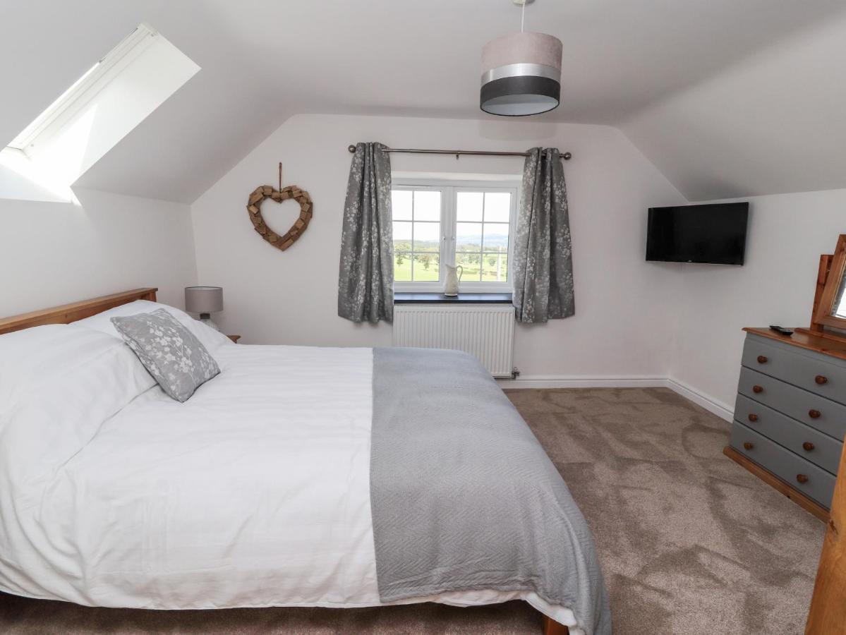 Delfryn Villa Denbigh Bagian luar foto