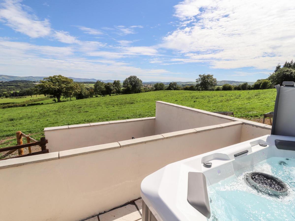 Delfryn Villa Denbigh Bagian luar foto