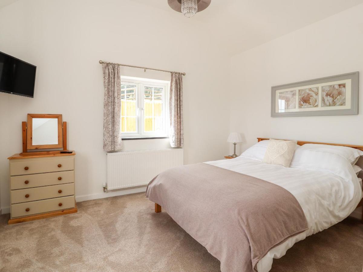 Delfryn Villa Denbigh Bagian luar foto